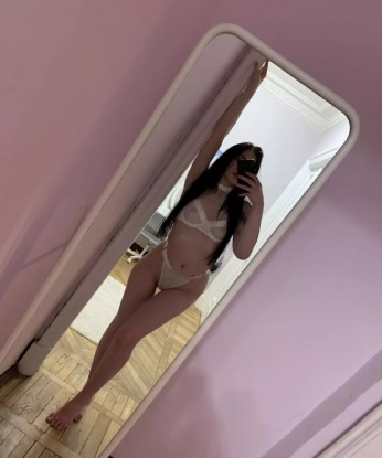 Сексуальная брюнетка ждет похотливого мужчину для ярких и страстных встреч. Буду твоей самой горячей мечтой, расслаблю и порадую в полной мере. 1669, 19 лет